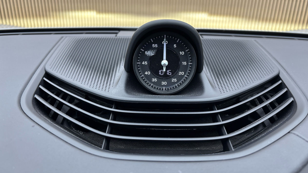 Porsche Taycan Image 25