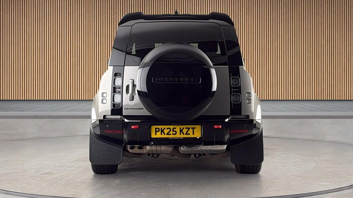 Land Rover Defender 90 Image 4