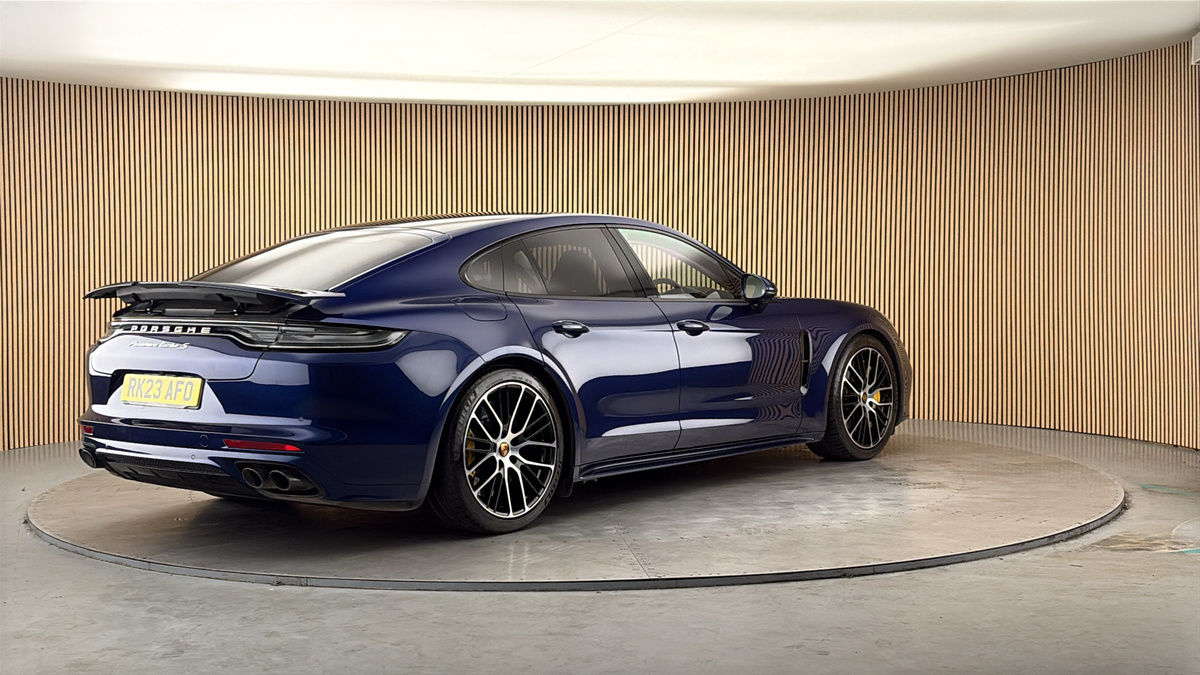 Porsche Panamera Image 21