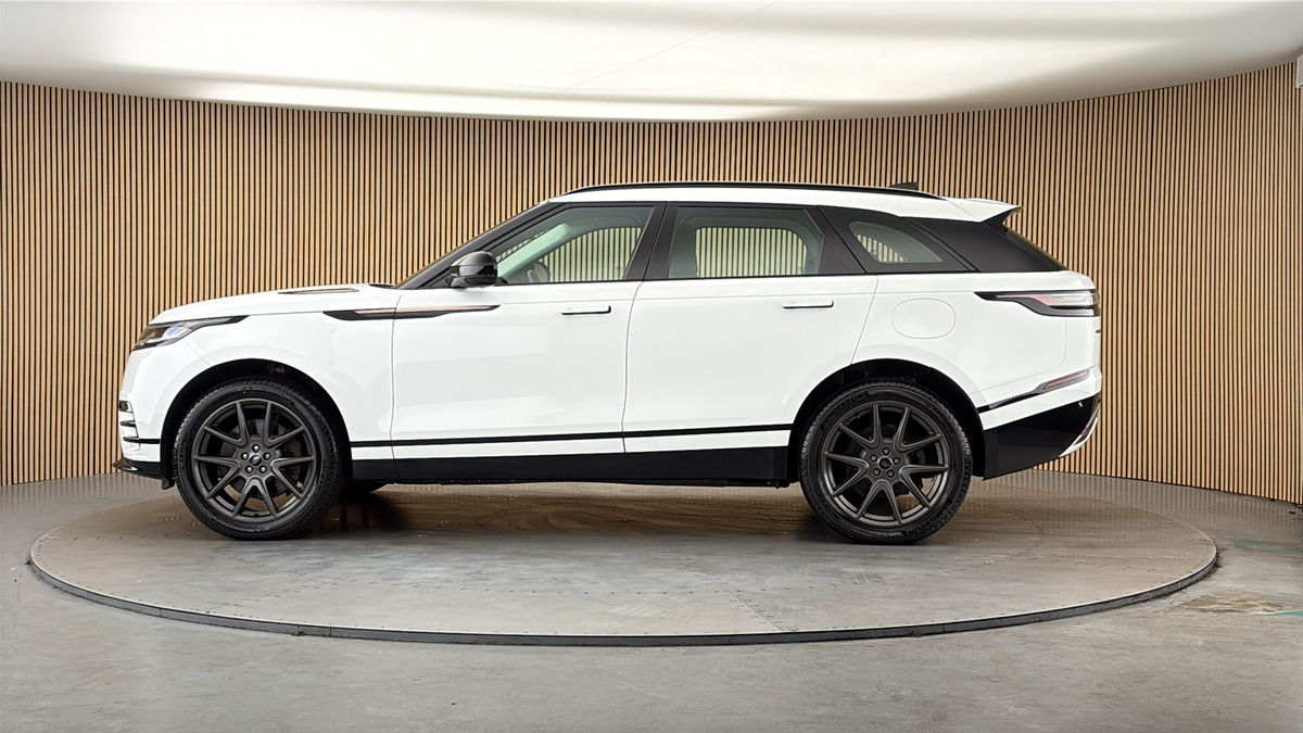 Land Rover Range Rover Velar Image 15