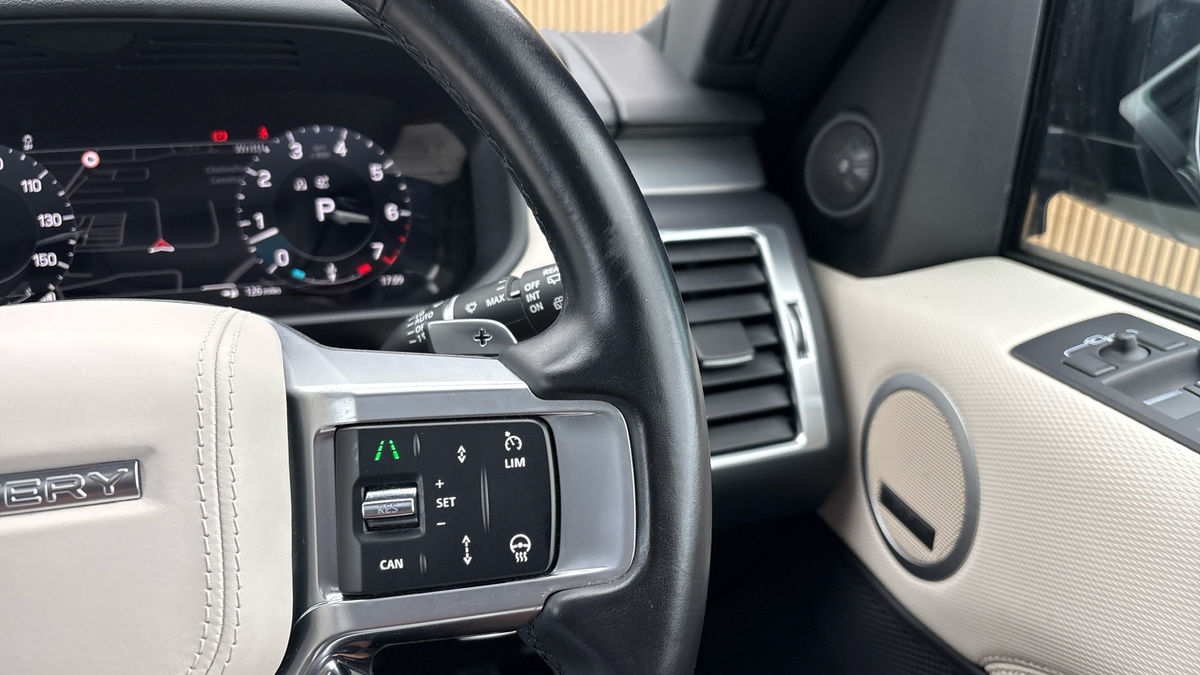 Land Rover Discovery Image 14