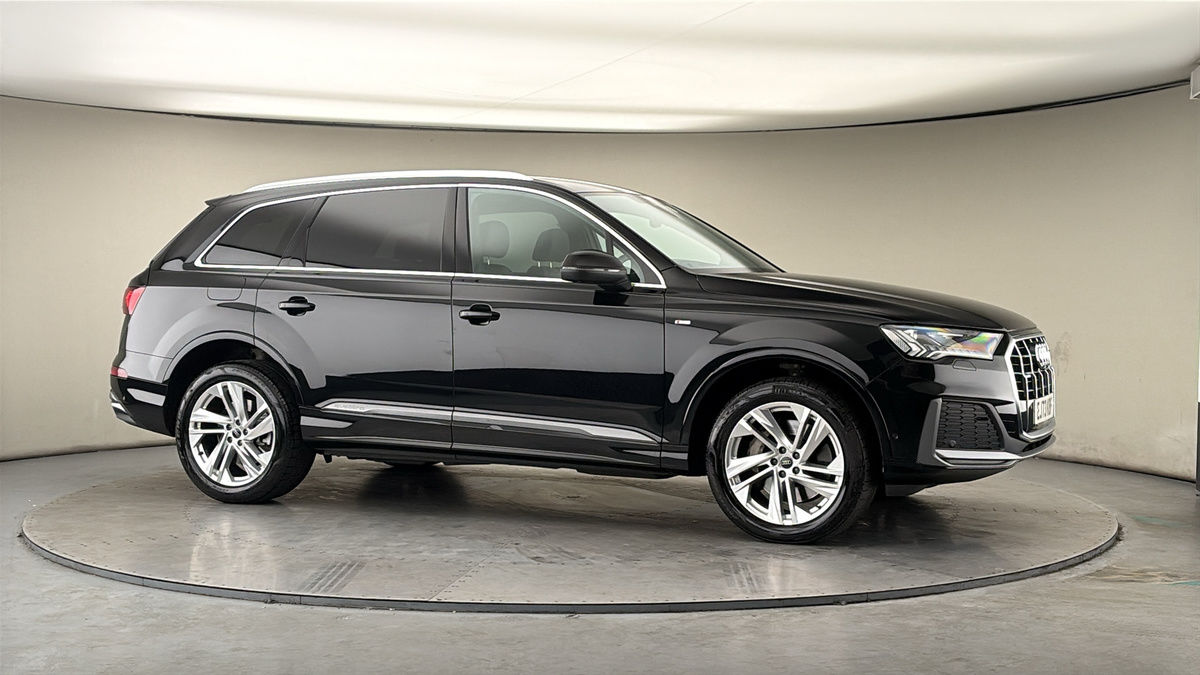 More views of Audi Q7