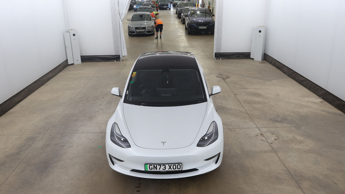 Tesla Model 3 Image 8