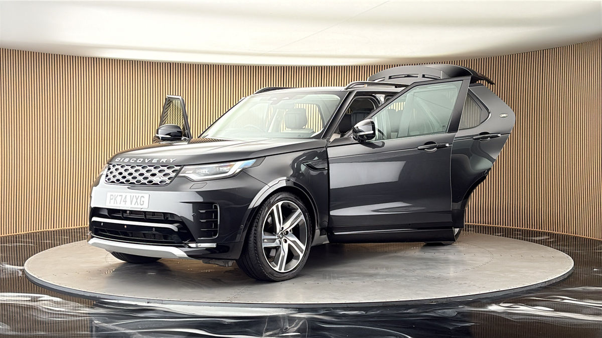 More views of Land Rover Discovery