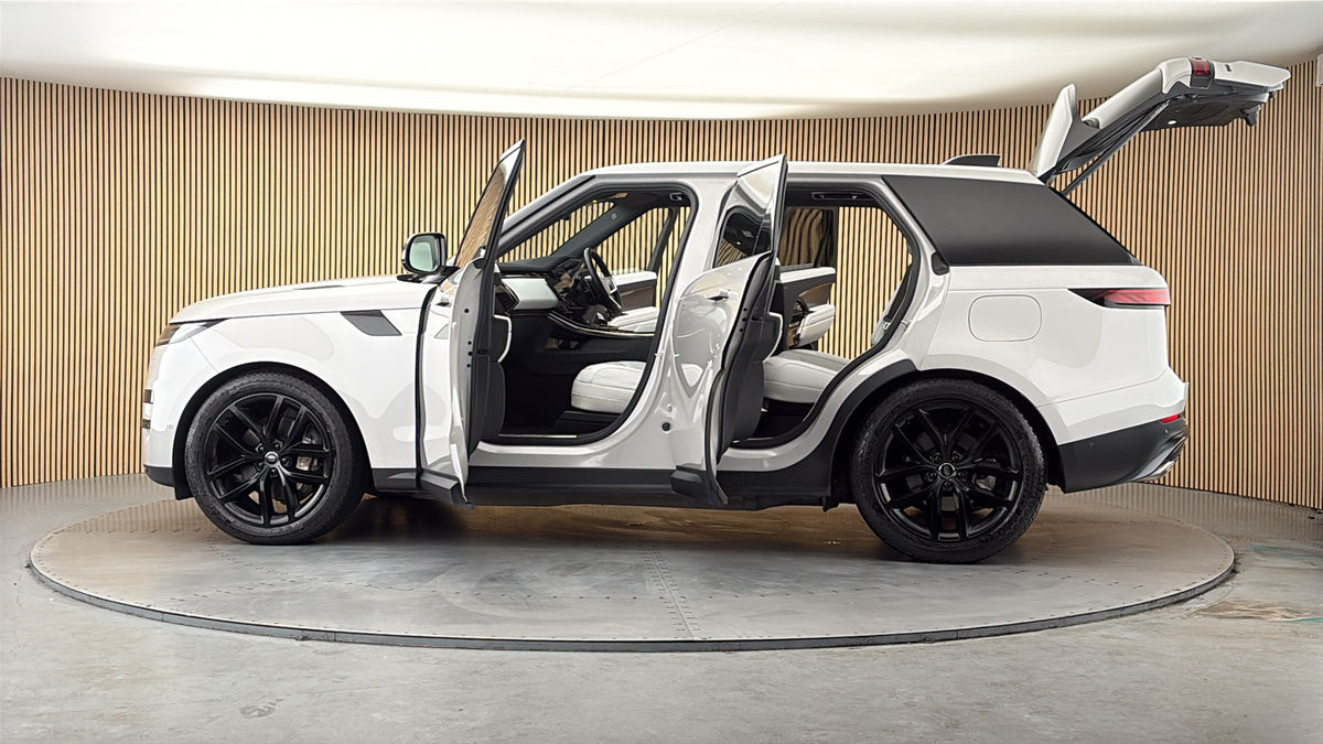 More views of Land Rover Range Rover Sport