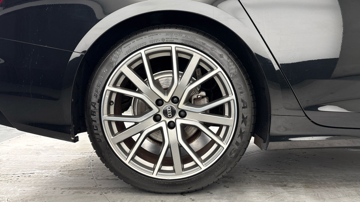 Audi A6 Avant Image 10