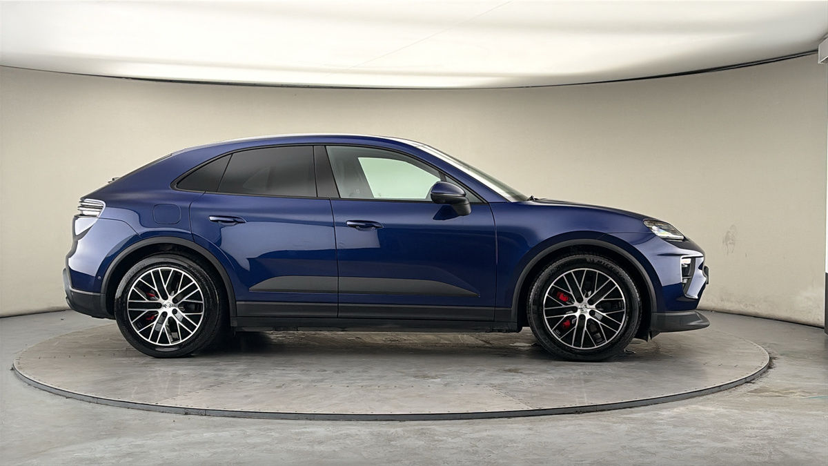 More views of Porsche Macan