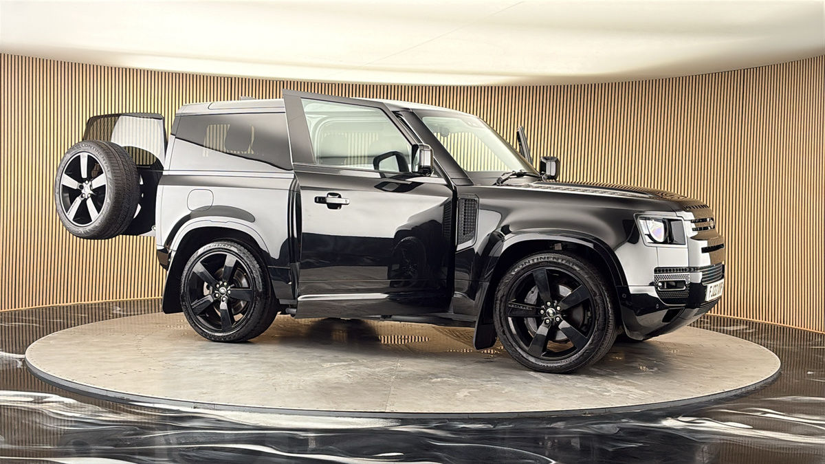 More views of Land Rover Defender 90