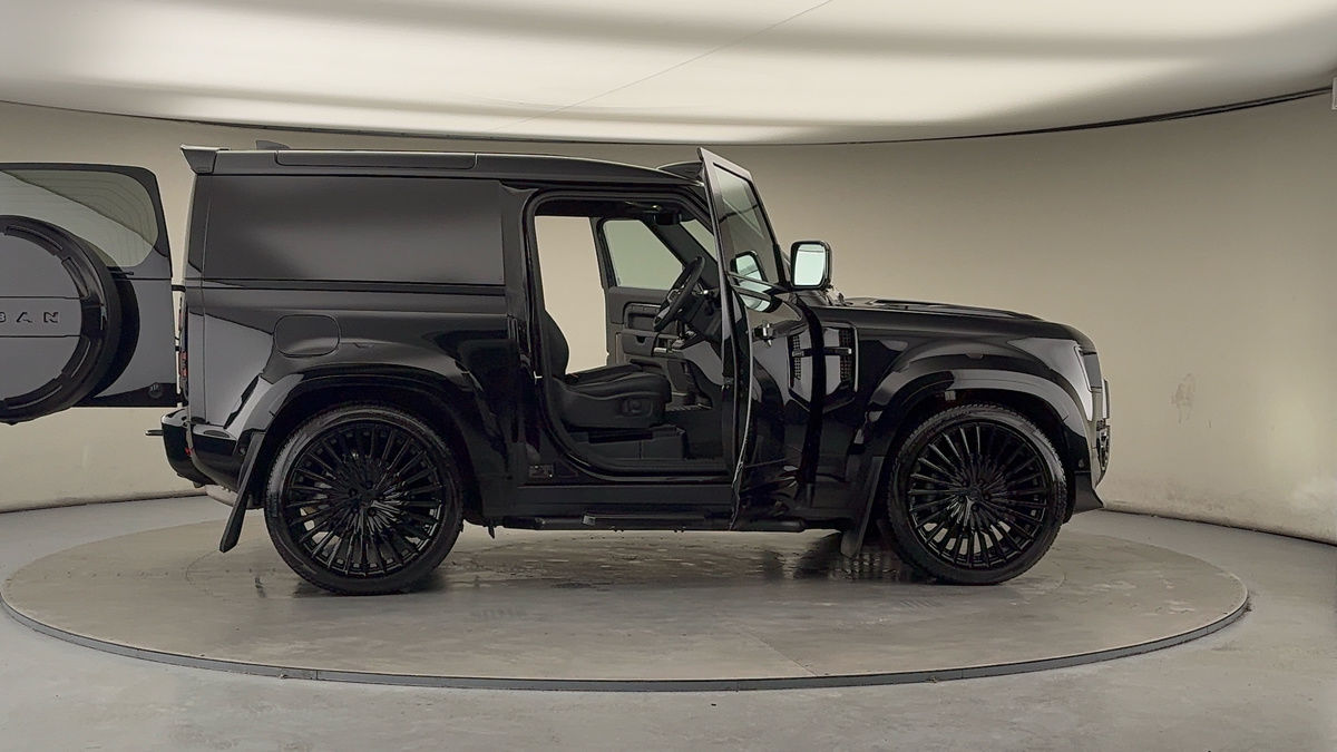 More views of Land Rover Defender 90