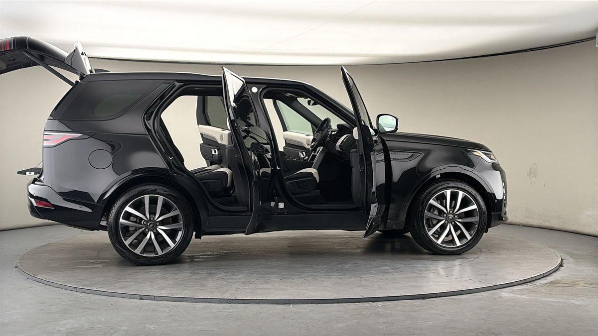 More views of Land Rover Discovery