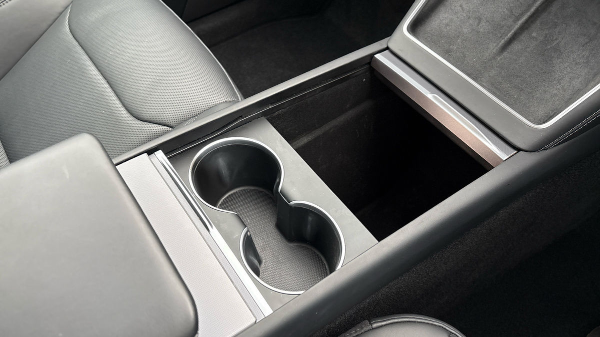 Tesla Model Y Image 30
