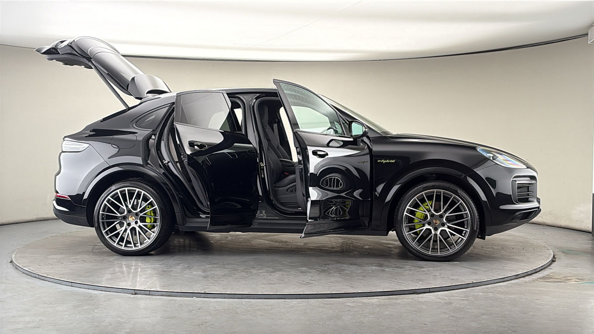 More views of Porsche Cayenne