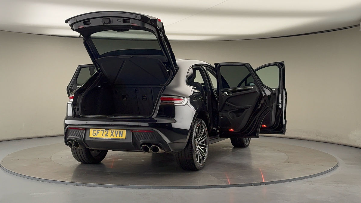 More views of Porsche Macan