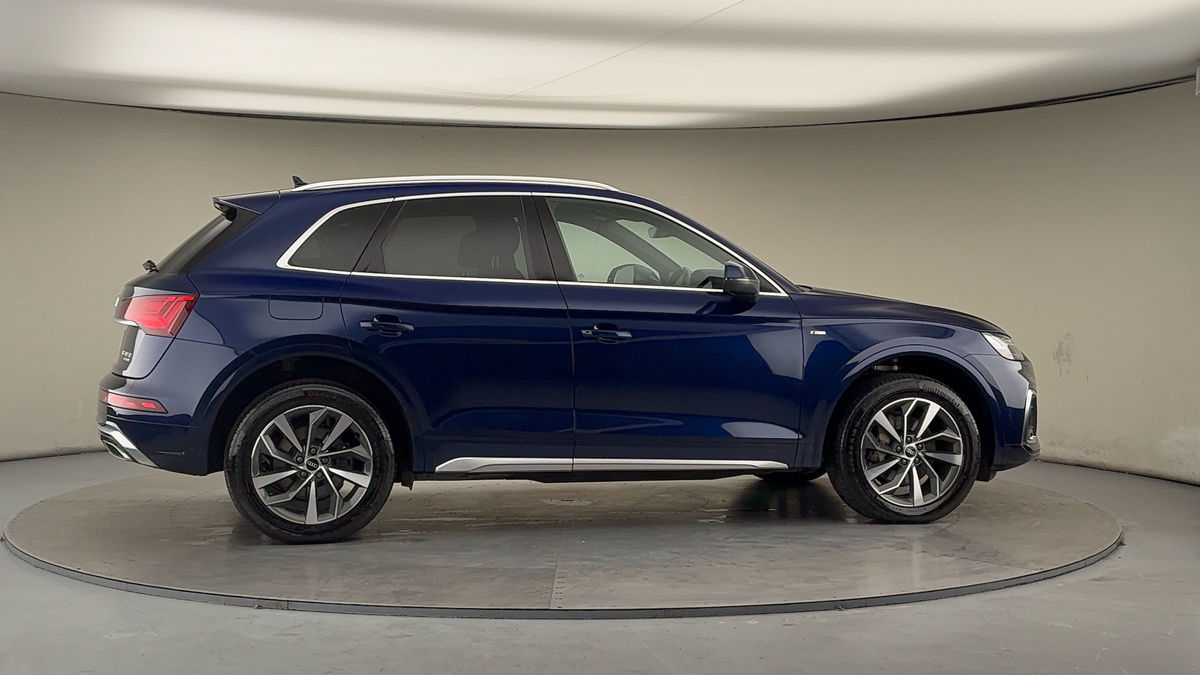 More views of Audi Q5