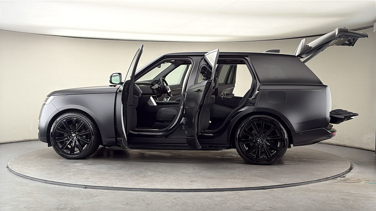 More views of Land Rover Range Rover