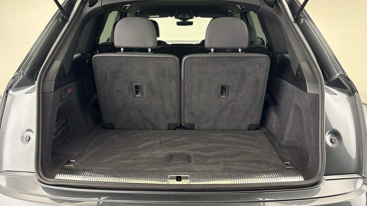 Audi Q7 Image 11