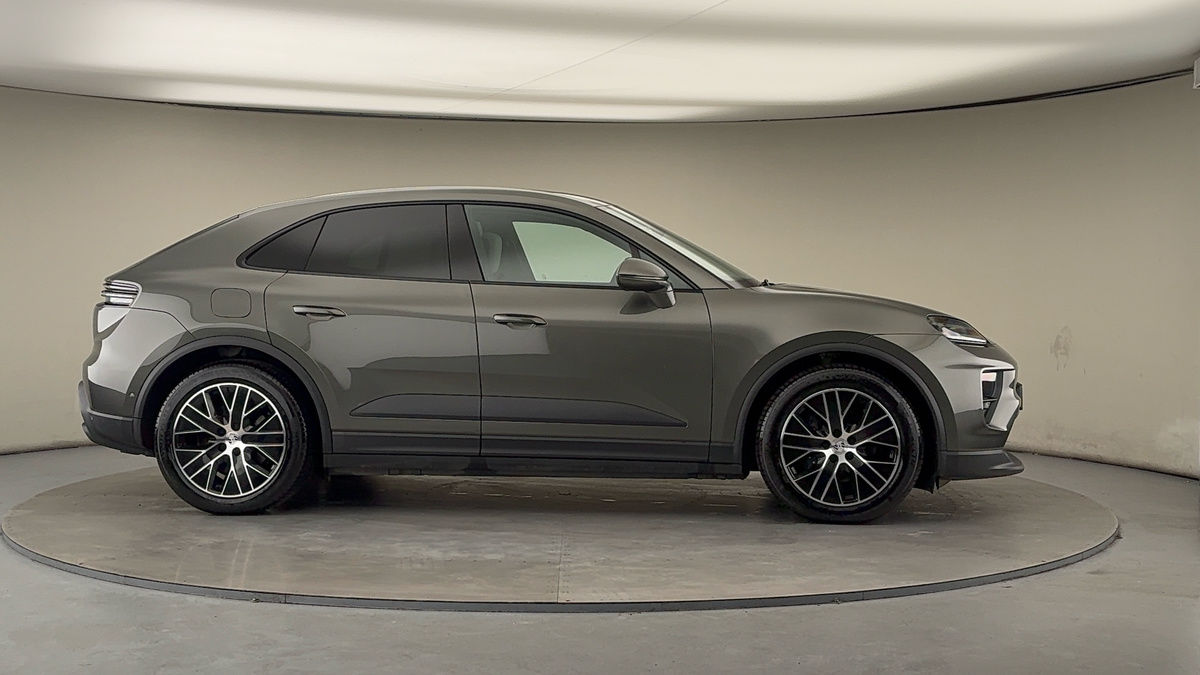 More views of Porsche Macan