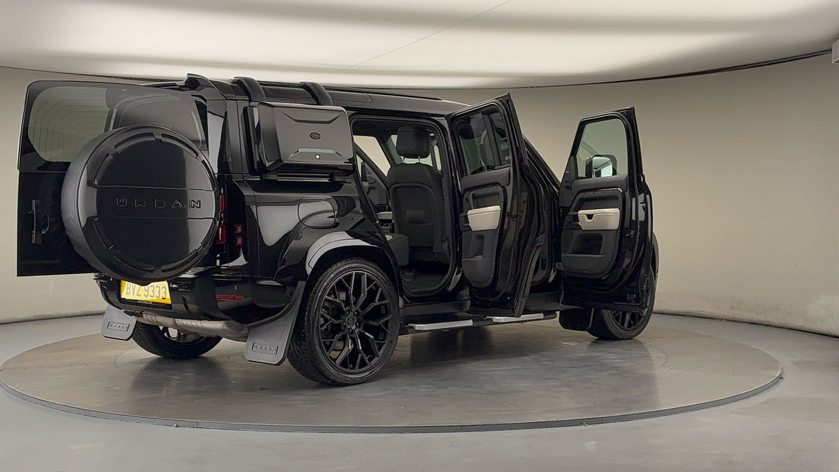 More views of Land Rover Defender 110