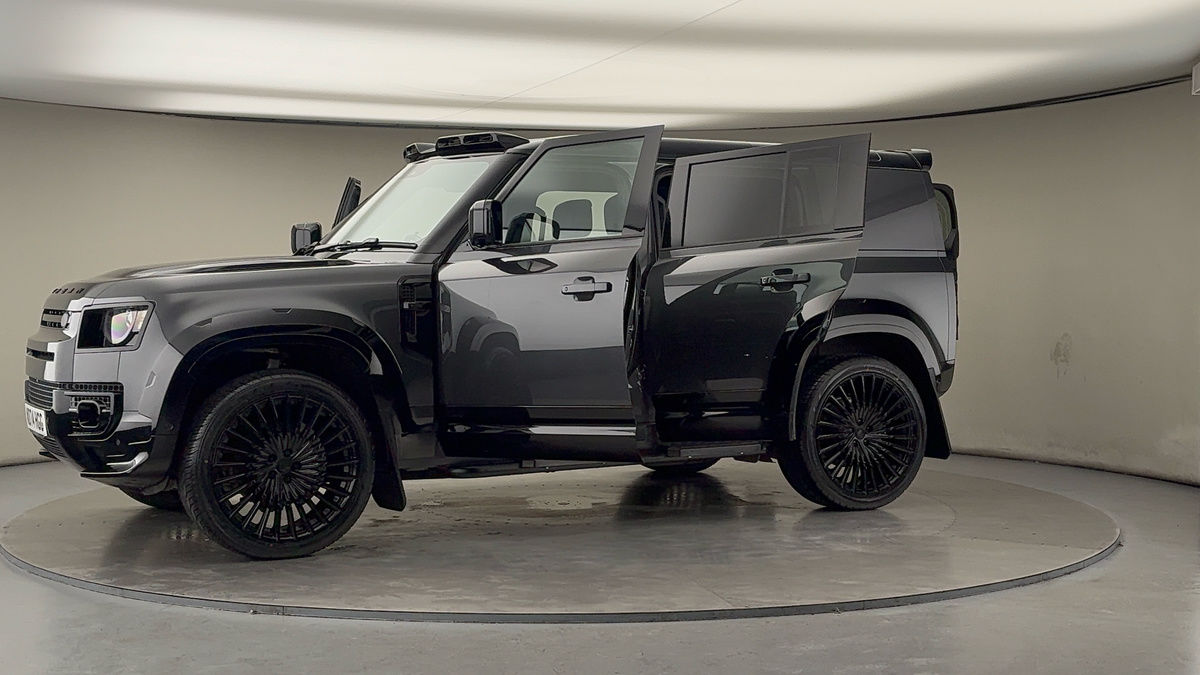 More views of Land Rover Defender 110