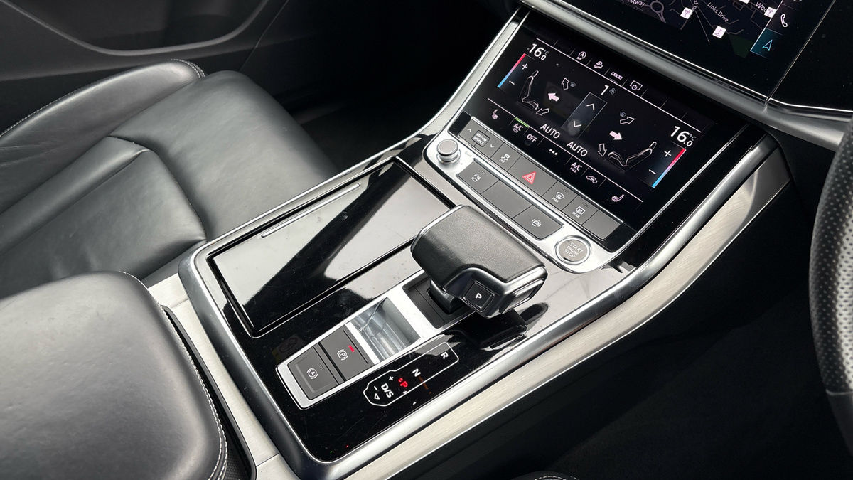 Audi Q7 Image 18