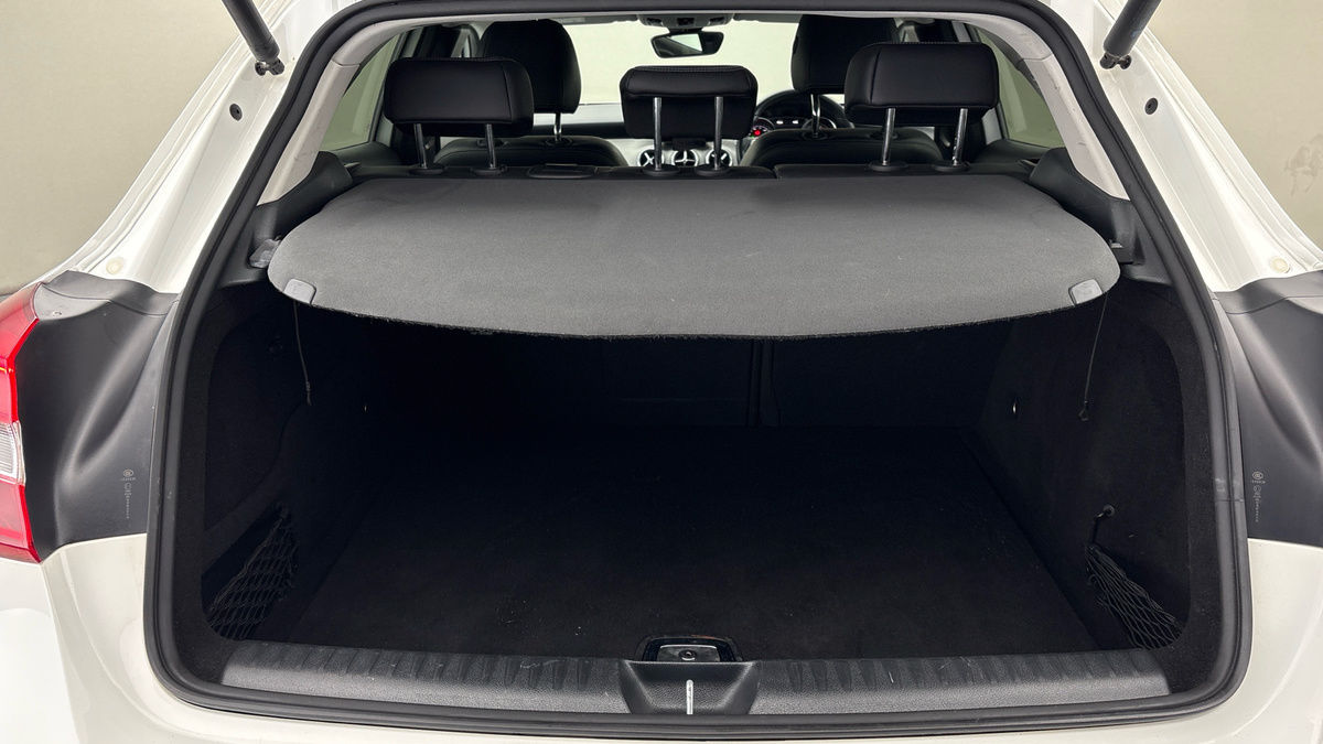 Mercedes-Benz GLA Image 11