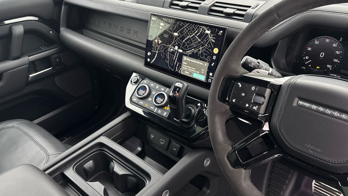 Land Rover Defender 90 Urban Image 18