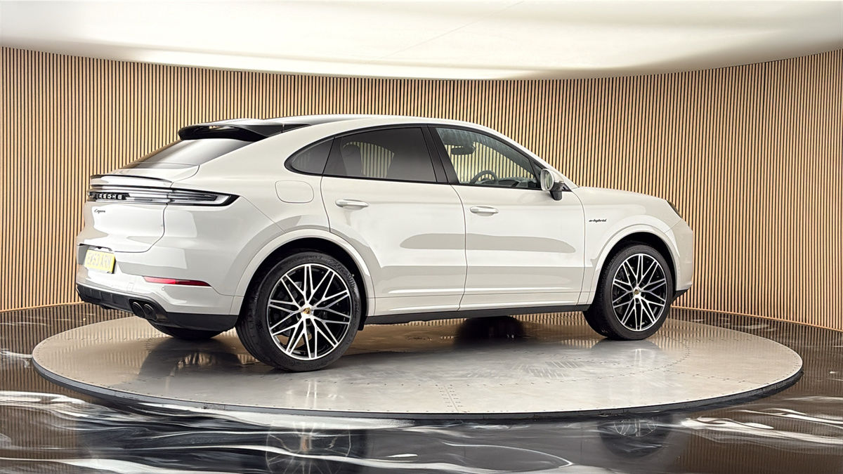 More views of Porsche Cayenne