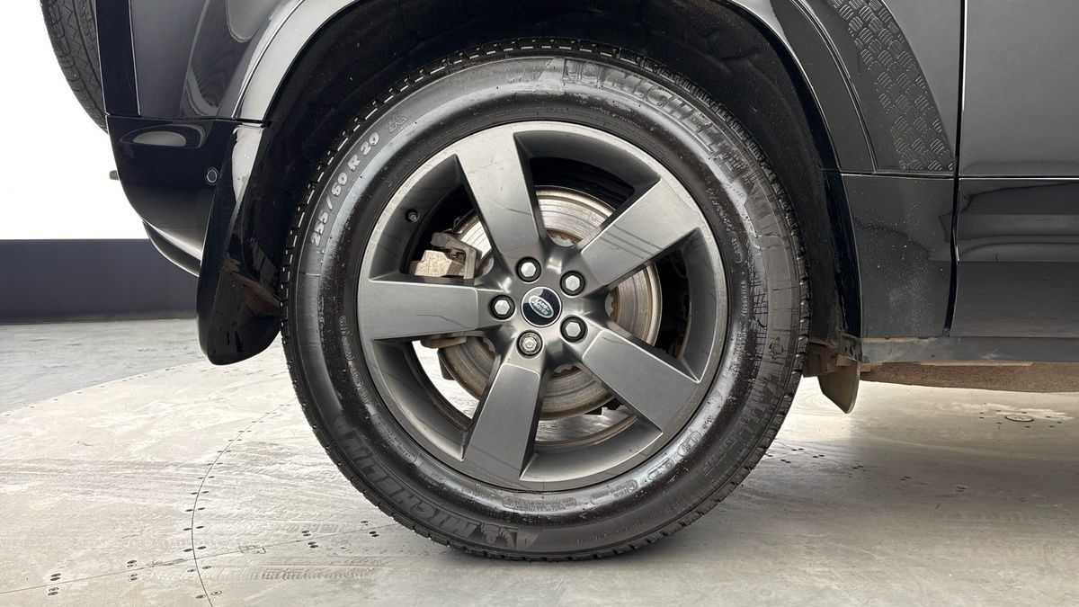 Land Rover Defender 90 Image 10