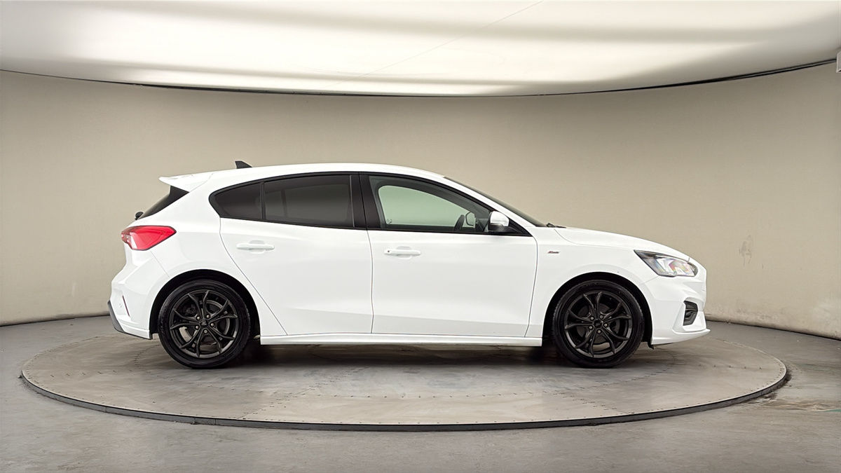 Ford Focus Image 16