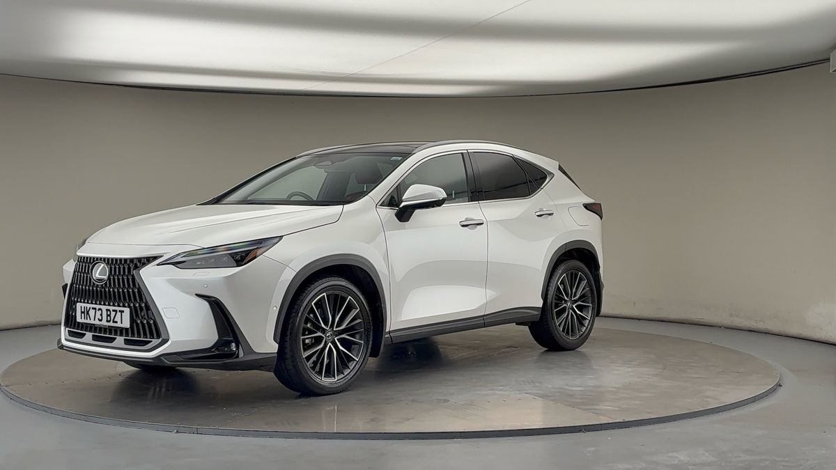 Lexus NX Image 20