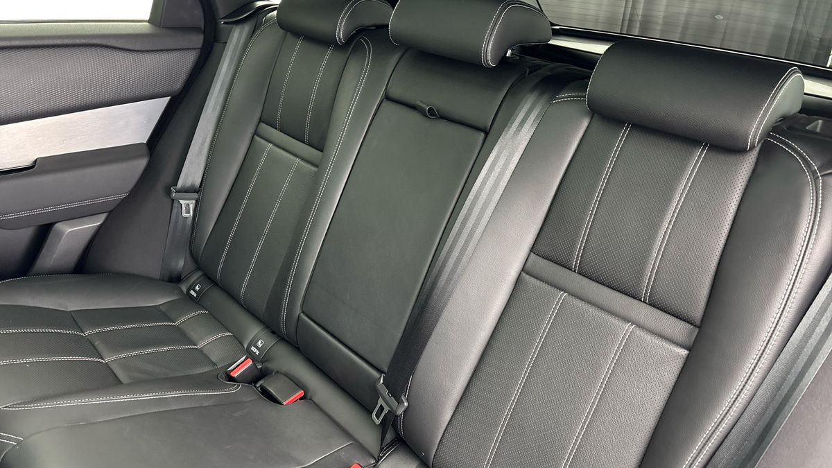 Land Rover Range Rover Velar Image 14