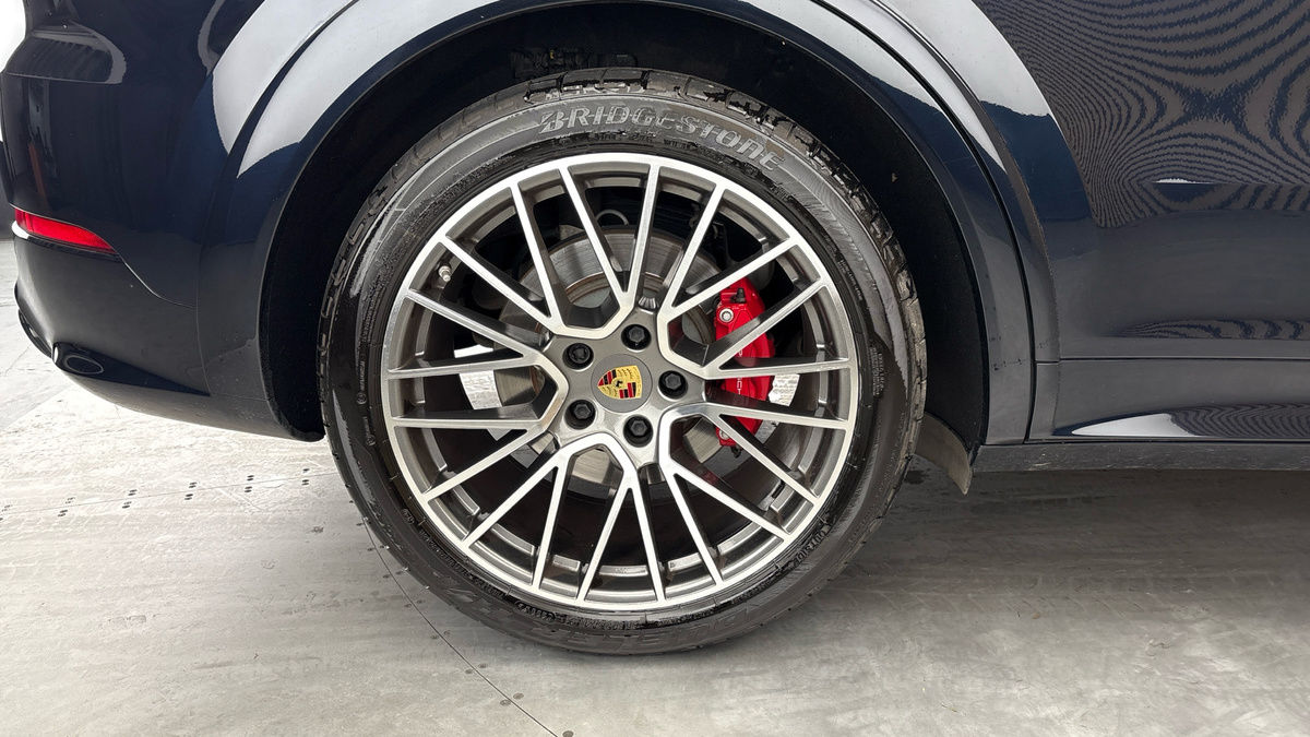 Porsche Cayenne Image 10