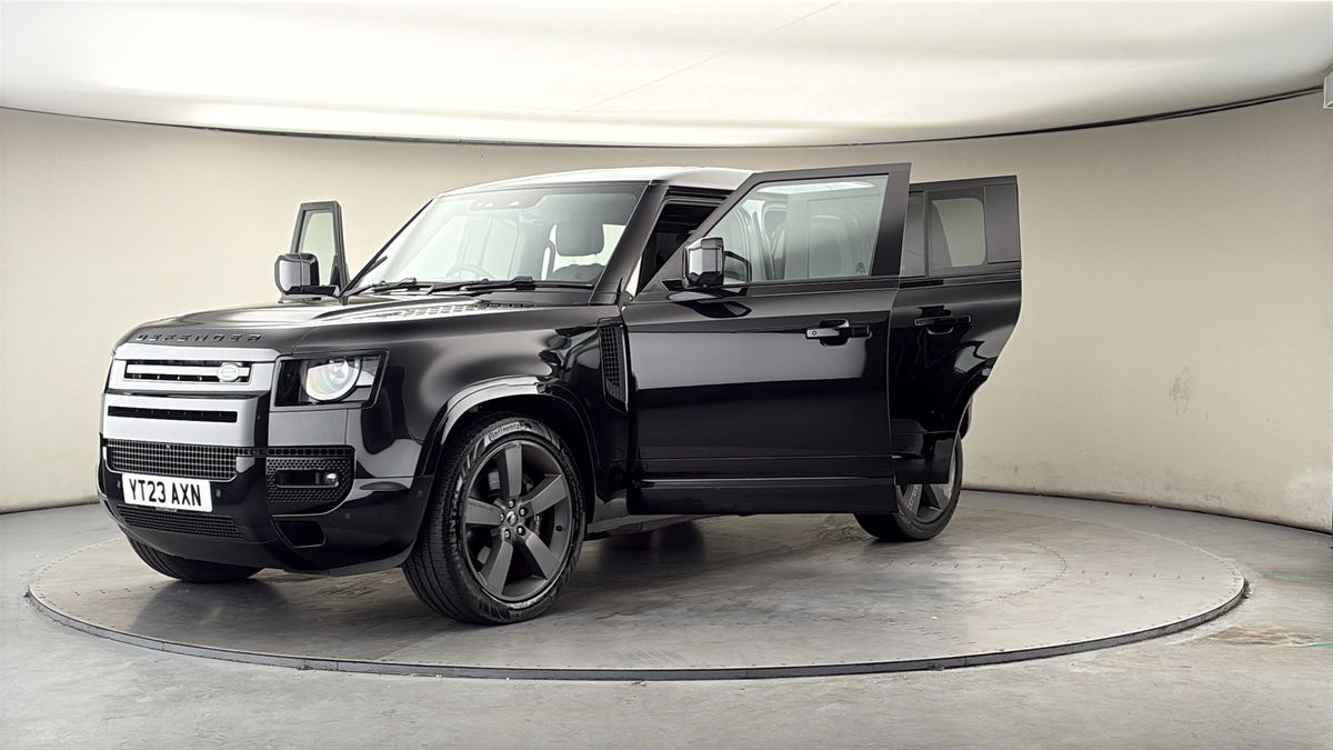 More views of Land Rover Defender 110