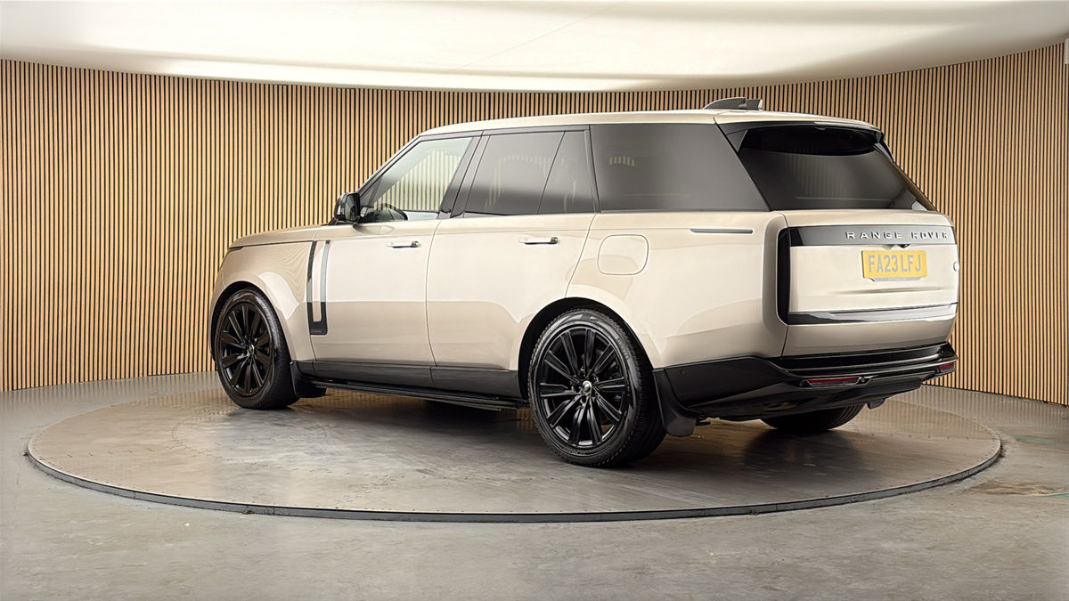 More views of Land Rover Range Rover