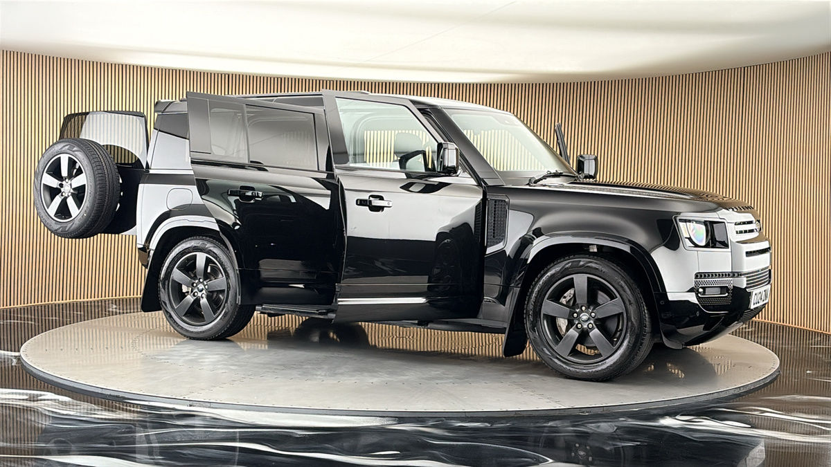 More views of Land Rover Defender 110