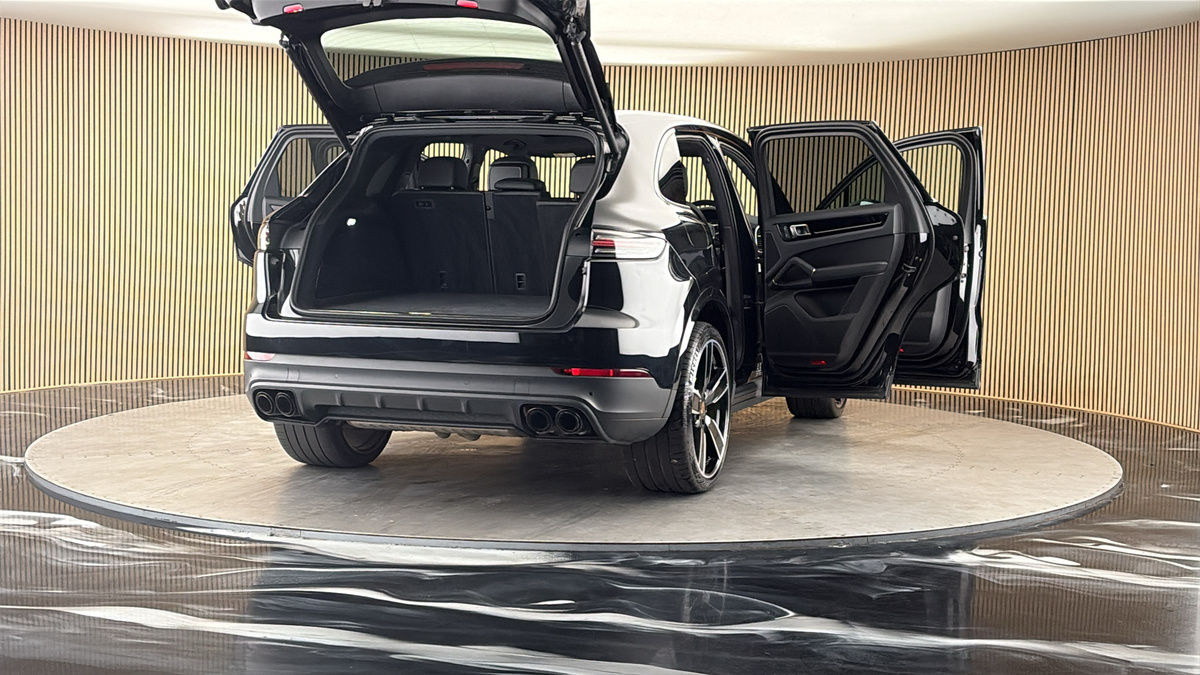 More views of Porsche Cayenne