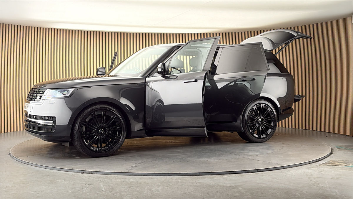 More views of Land Rover Range Rover