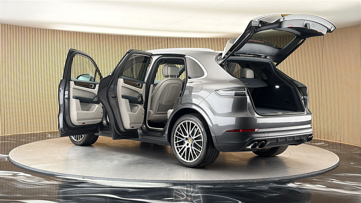 More views of Porsche Cayenne