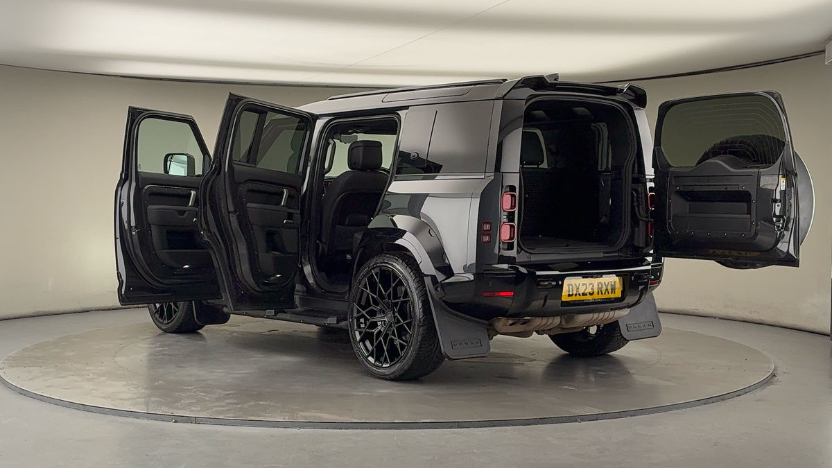 More views of Land Rover Defender 110