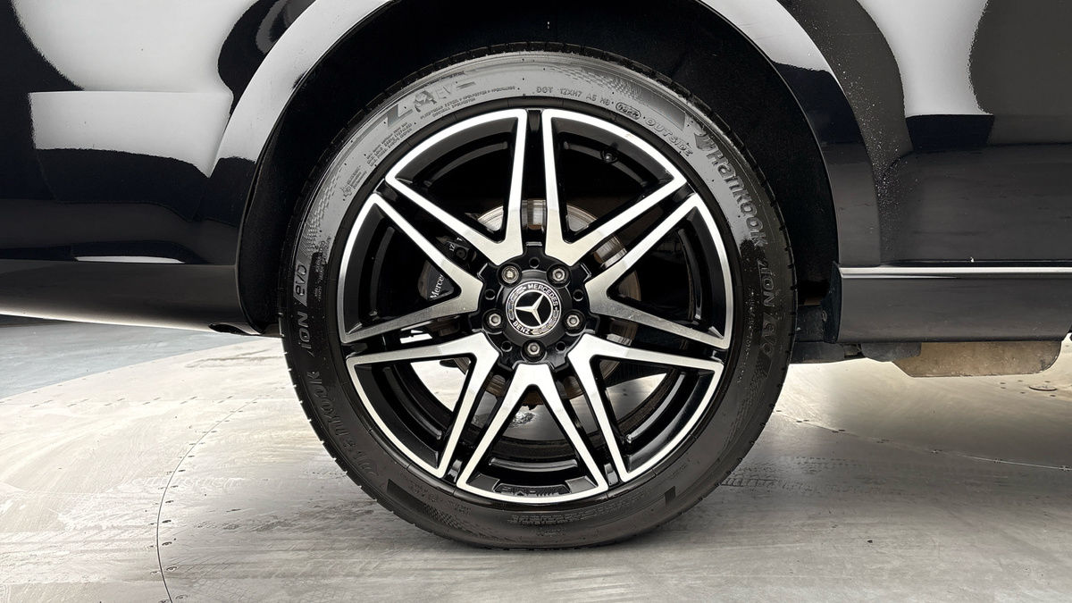 Mercedes-Benz V Class Image 10