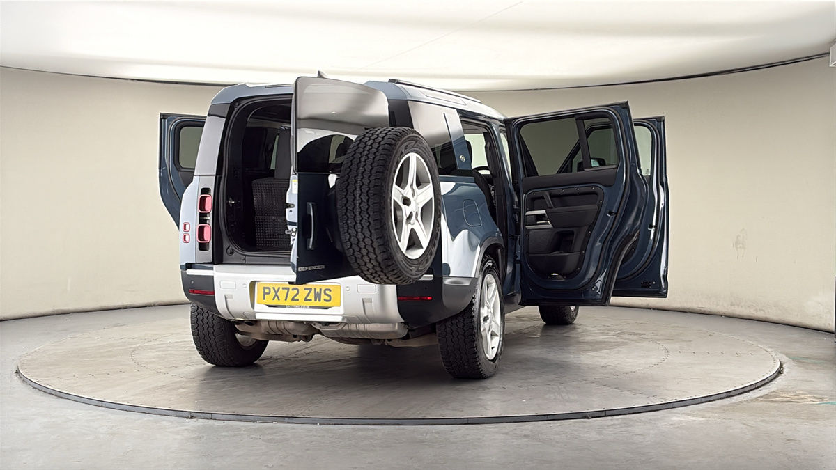 More views of Land Rover Defender 110