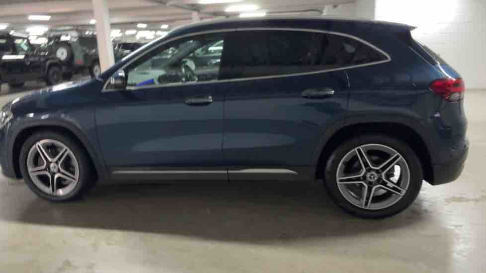 More views of Mercedes-Benz GLA