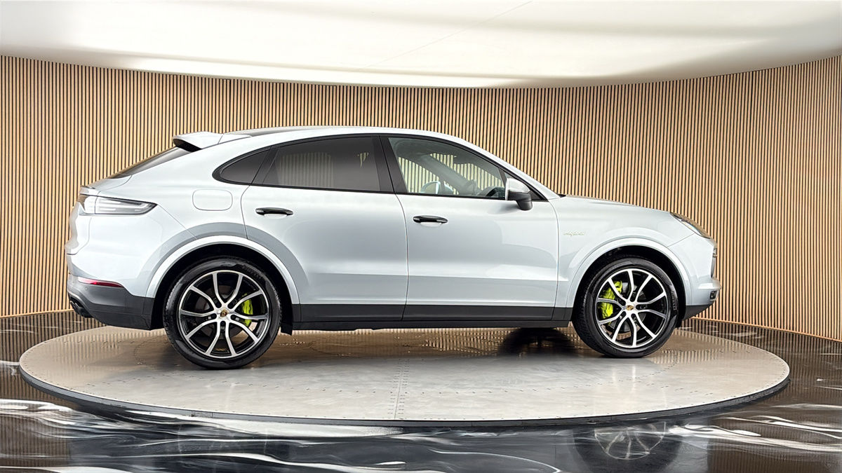 More views of Porsche Cayenne