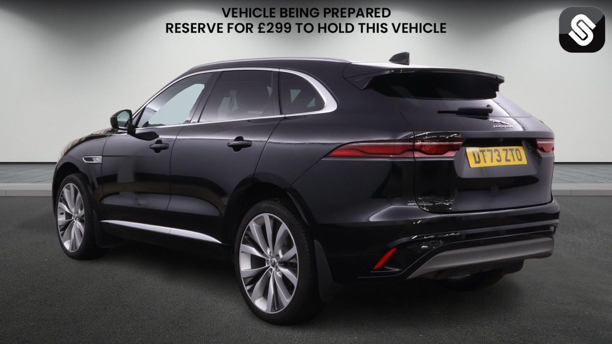 Jaguar F-PACE Image 3