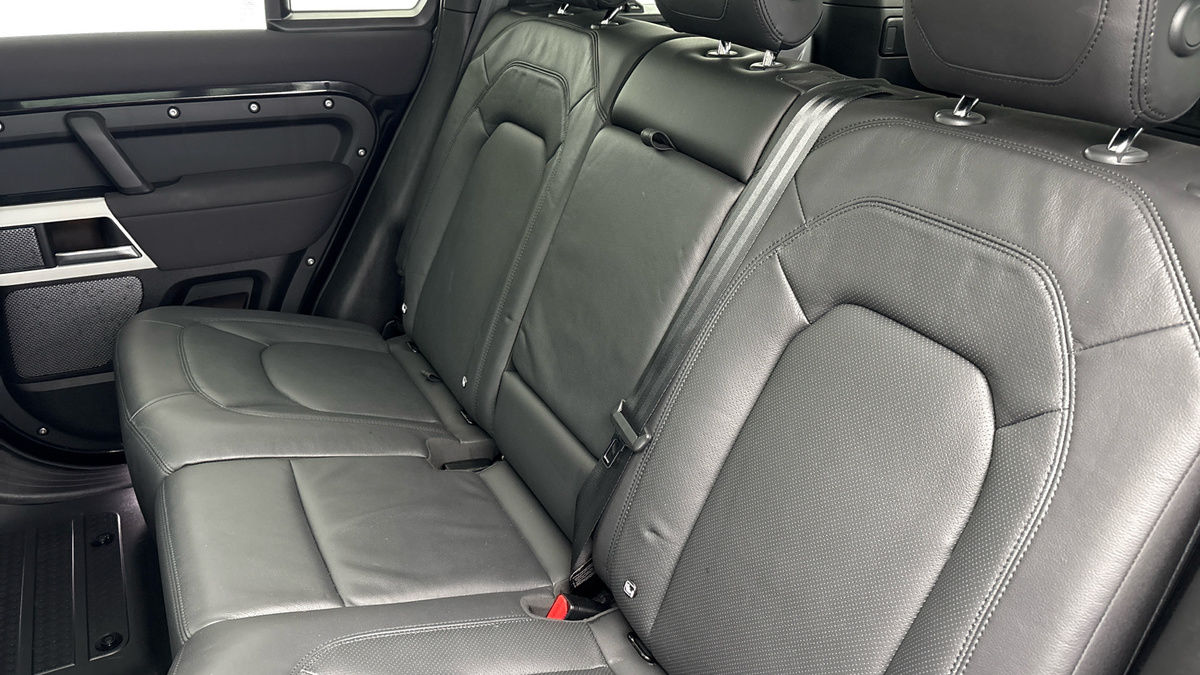 Land Rover Defender 110 Urban Image 8