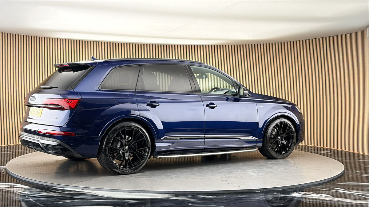 More views of Audi Q7