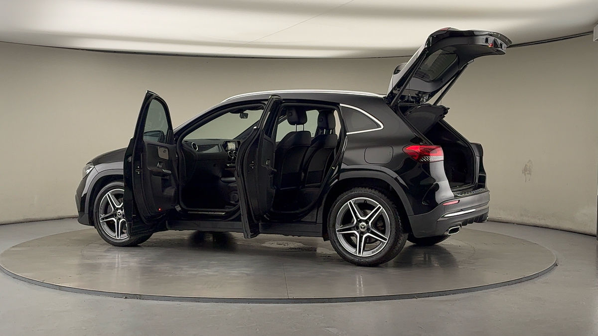 More views of Mercedes-Benz GLA