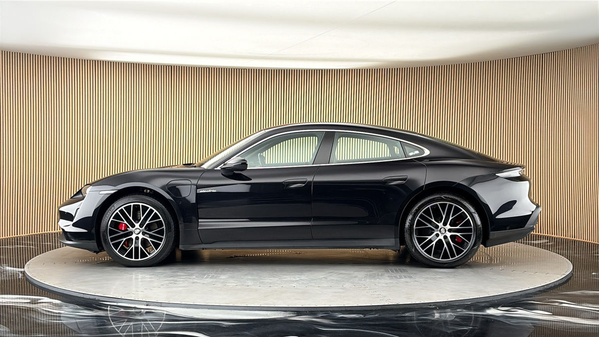 Porsche Taycan Image 15