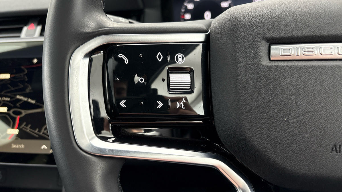 Land Rover Discovery Sport Image 13