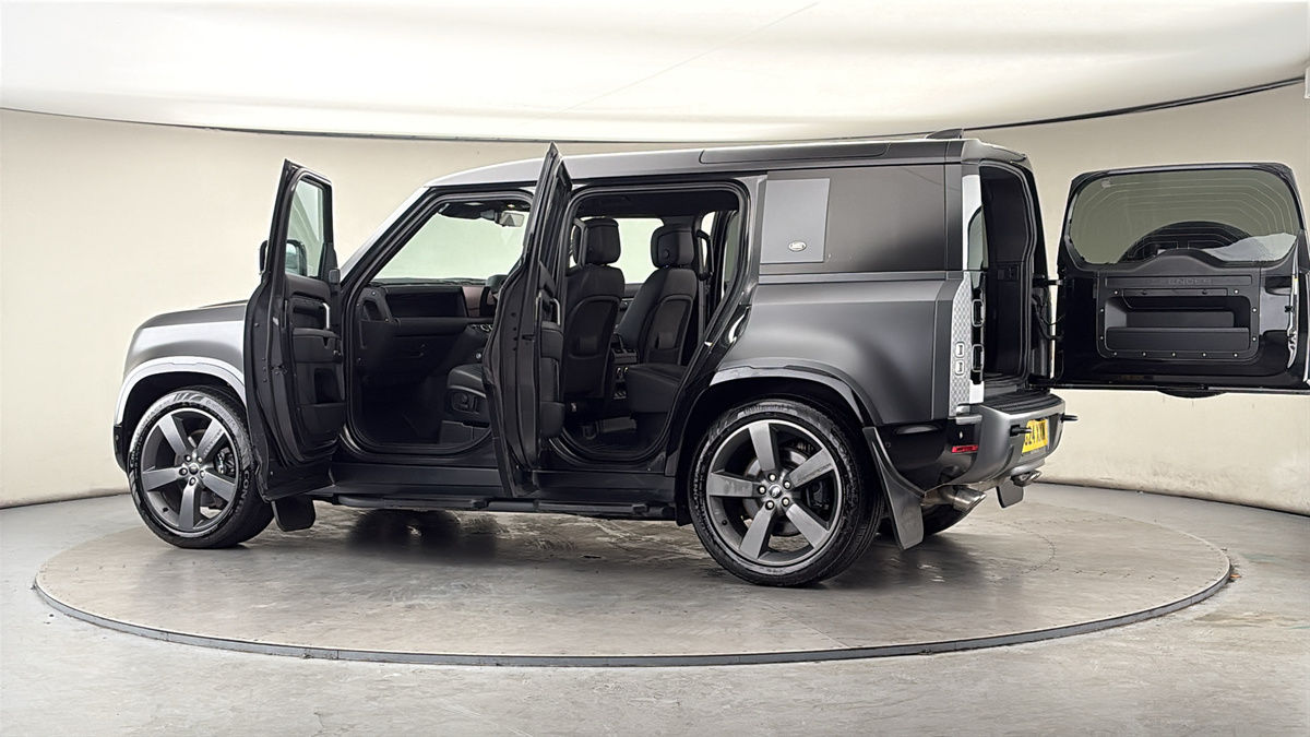 More views of Land Rover Defender 110